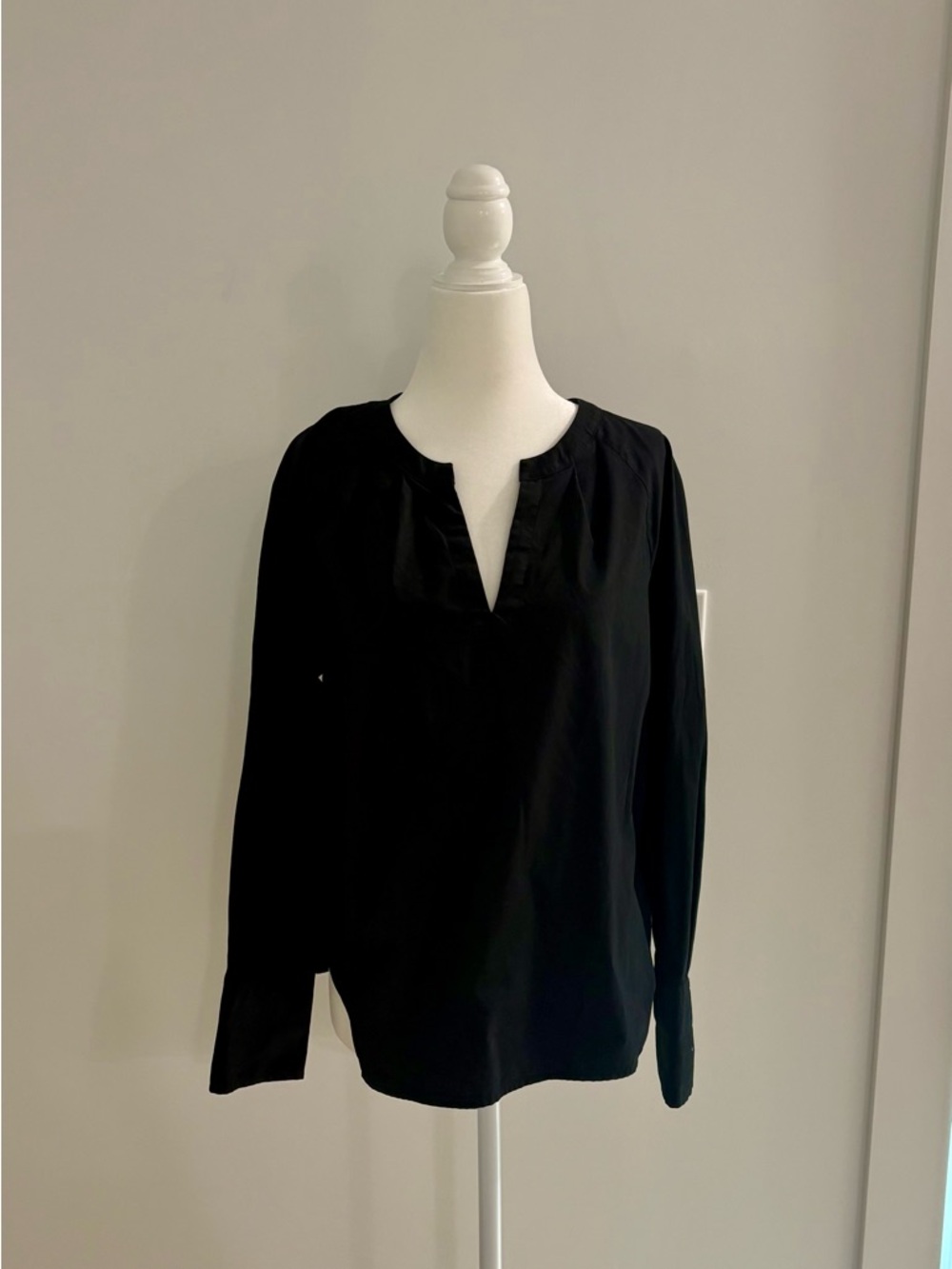 Banana Republic Black Long-Sleeve Split-Neck Women's Top